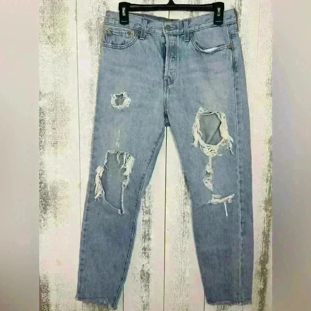 Levi’s Wedgie Distressed Straight Fit Women's Jeans in Light Wash Size 29 - Picture 3 of 10